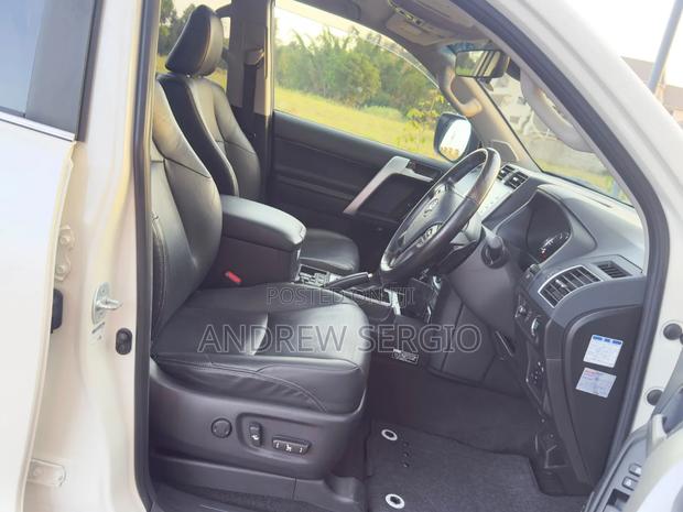 Toyota Land Cruiser Prado 2.8 2020 White