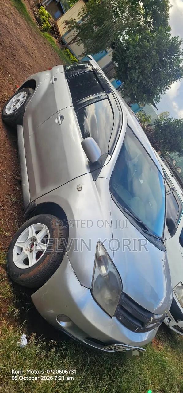 Toyota IST 2006 Silver