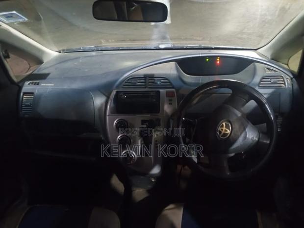 Toyota Ractis 1.3 FWD 2008 Silver