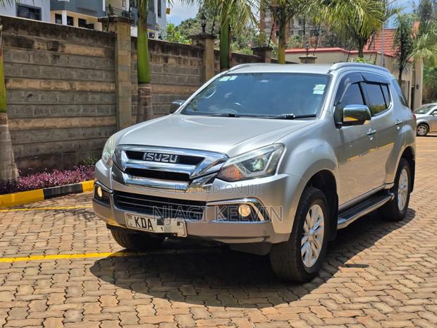 Isuzu MU-X 2021 Silver