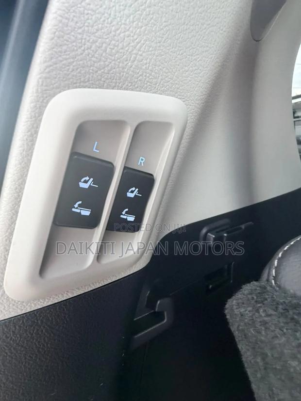 Toyota Land Cruiser Prado 2.8 2019 Pearl