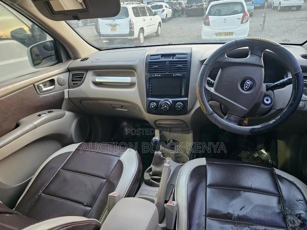 Kia Sportage 2007 Silver