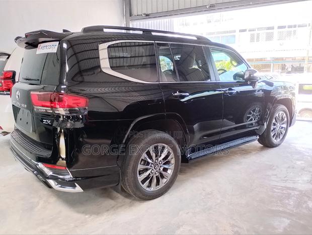 Toyota Land Cruiser 2023 Black