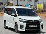 Toyota Voxy 2015 White for sale
