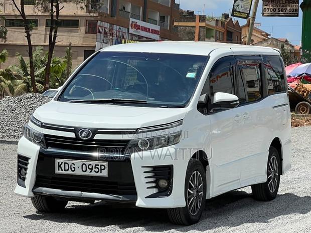 Toyota Voxy 2015 White