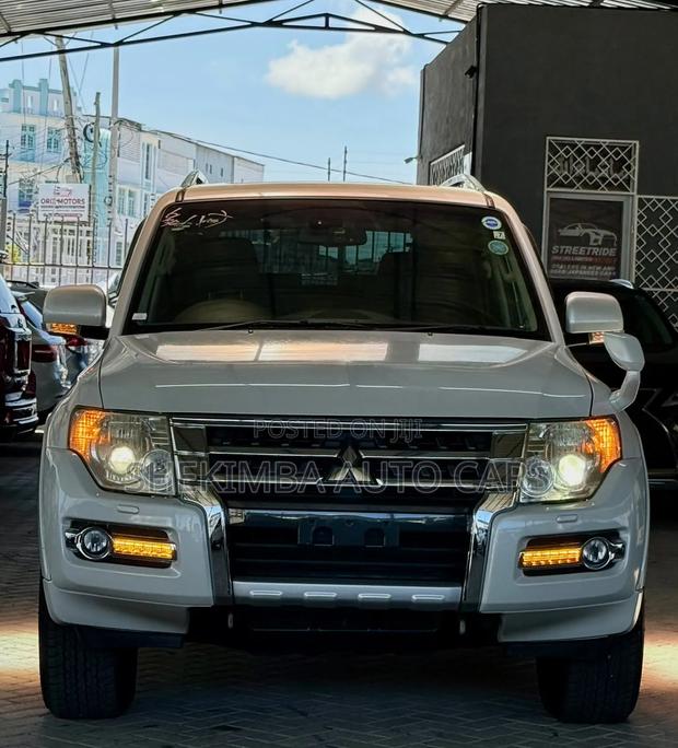 Mitsubishi Pajero Exceed 2020 White