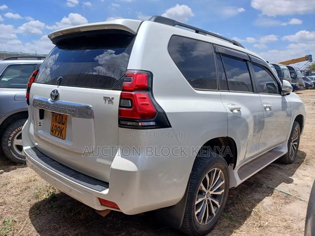 Toyota Land Cruiser Prado 2.7 2018 White