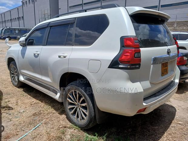 Toyota Land Cruiser Prado 2.7 2018 White