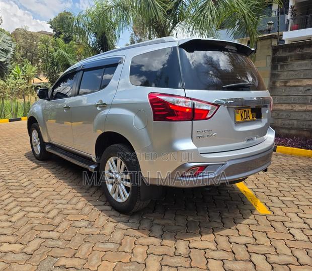 Isuzu MU-X 2021 Silver