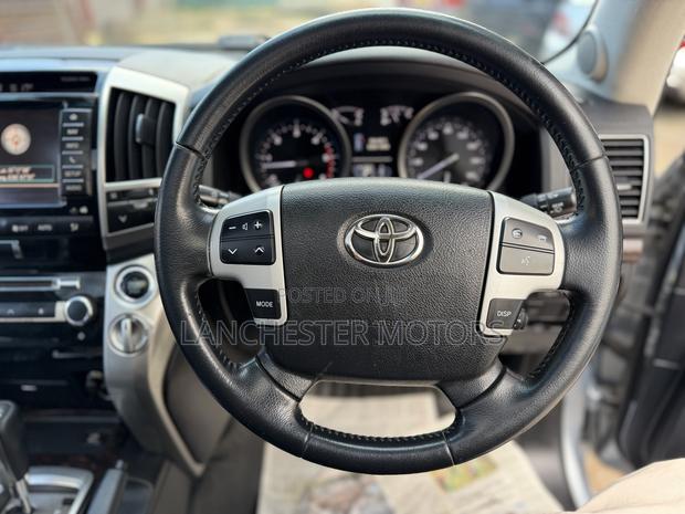 Toyota Land Cruiser 4.5 V8 VXR 2012 Blue