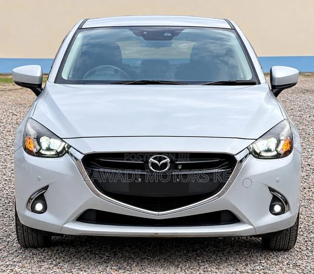 Mazda Demio 2019 Pearl