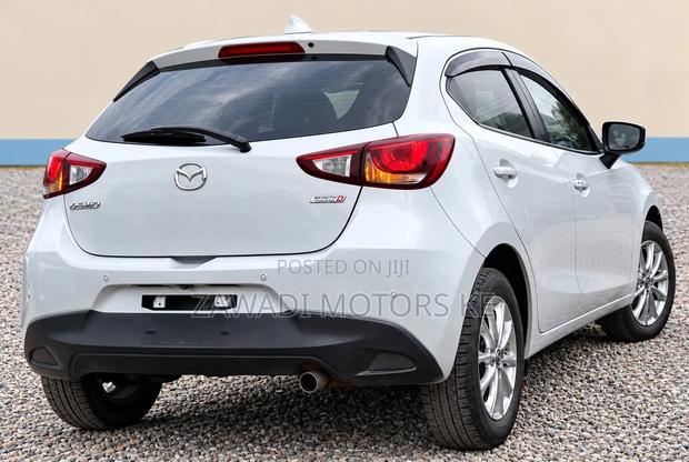 Mazda Demio 2019 Pearl