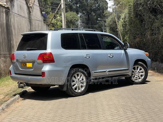 Toyota Land Cruiser 2012 Blue