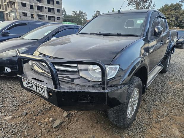 Mitsubishi L200 Double Cab 2.5 136hp 2011 Black