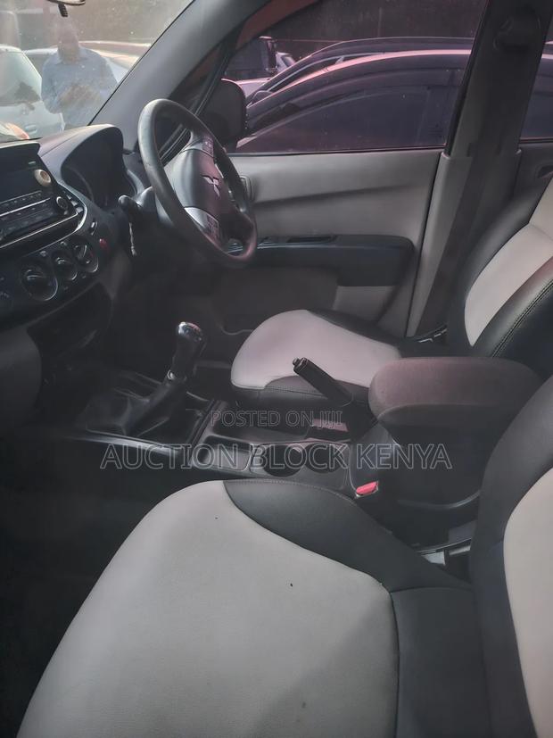 Mitsubishi L200 Double Cab 2.5 136hp 2011 Black