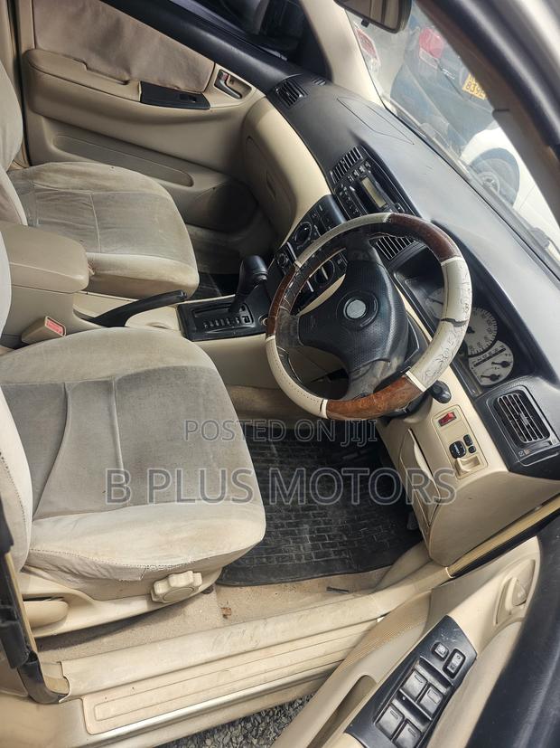 Toyota Corolla RunX 2006 Gold