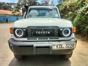 Toyota Land Cruiser 2022 White for sale