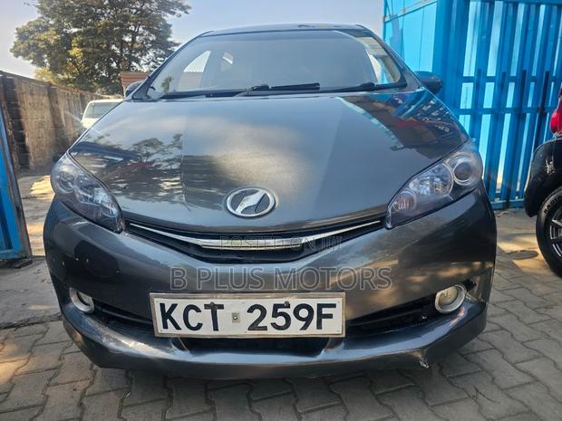 Toyota Wish 2011 Gray