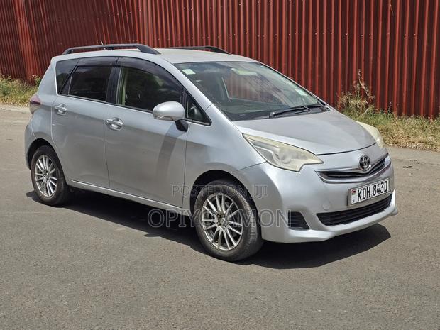 Toyota Ractis 2014 Silver