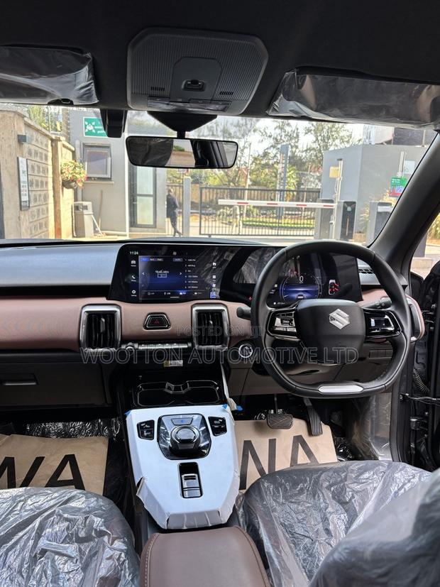 New Suzuki Grand Vitara 2025 Gray