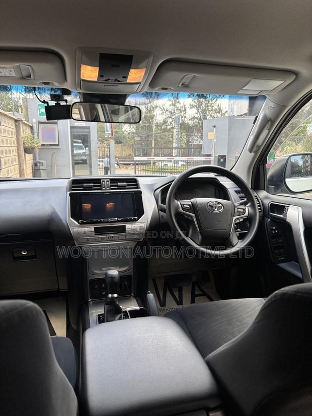Toyota Land Cruiser Prado 2019 Pearl