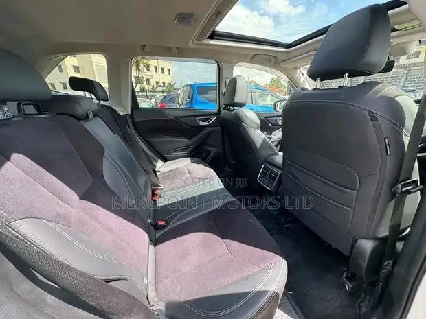 Subaru Forester Premium AWD 2023 Pearl