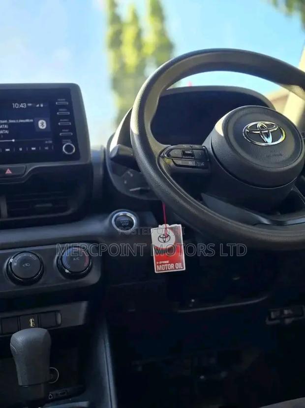 Toyota Yaris 2020 Blue