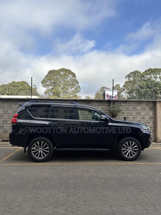 Toyota Land Cruiser Prado 2021 Black