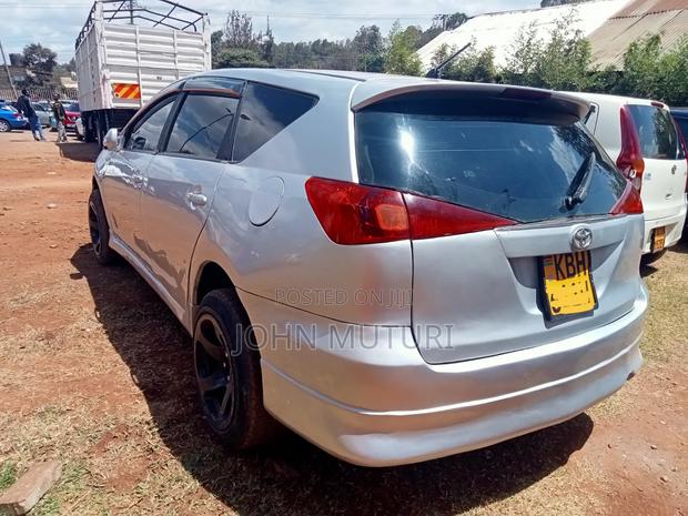 Toyota Caldina 2002 Silver