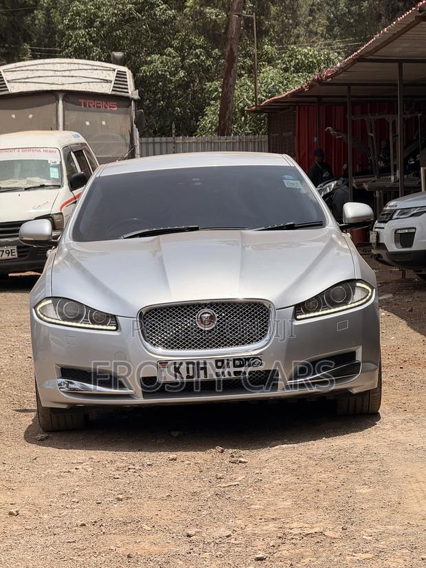 Jaguar XF 2016 Silver