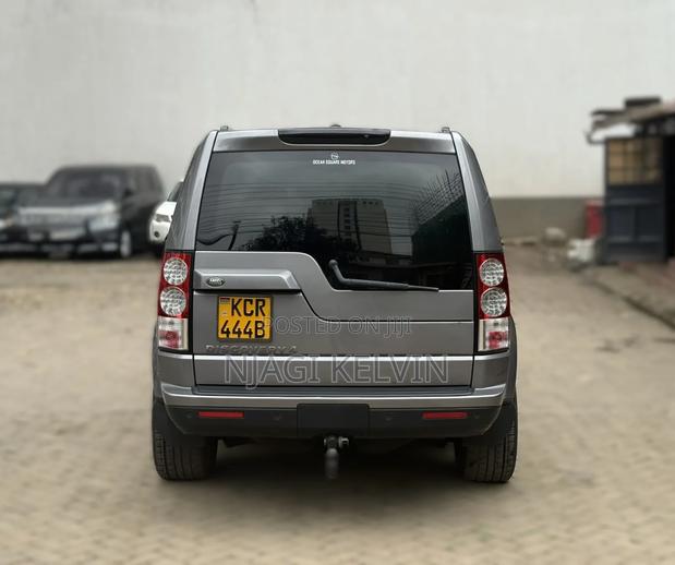 Land Rover Discovery 2011 Gray