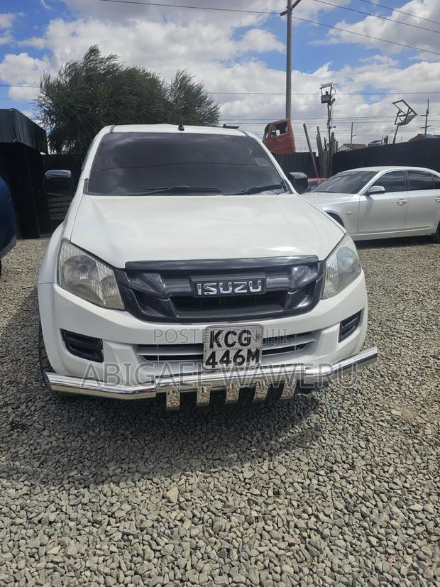 Isuzu D-MAX 2015 White