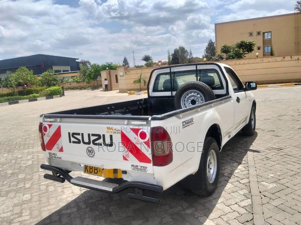 Isuzu D-MAX 2008 Off white