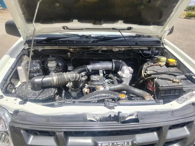 Isuzu D-MAX 2008 Off white