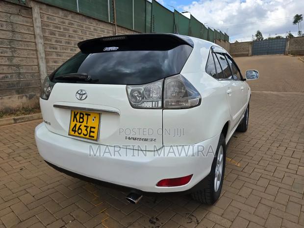 Toyota Harrier 2005 White