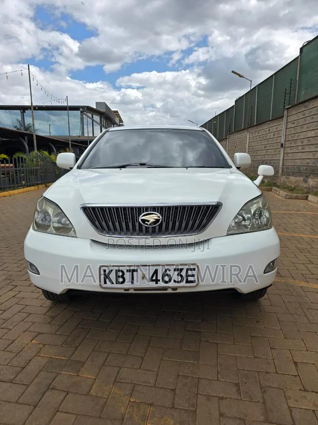 Toyota Harrier 2005 White