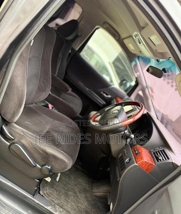 Toyota Vellfire 2010 Gray