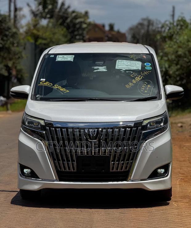 Toyota Esquire 2.0 AWD (7 seater) 2019 White
