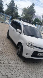 Toyota Sienta 2012 White for sale