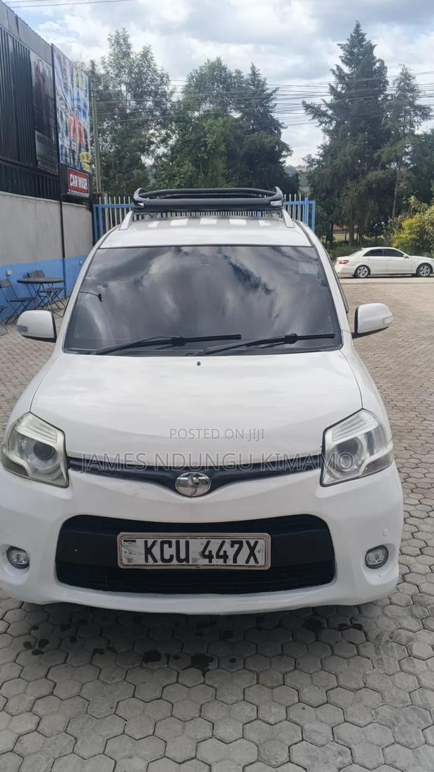 Toyota Sienta 2012 White