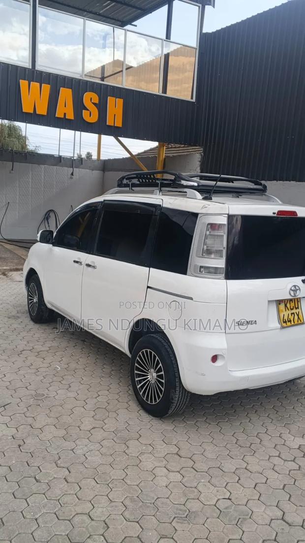 Toyota Sienta 2012 White