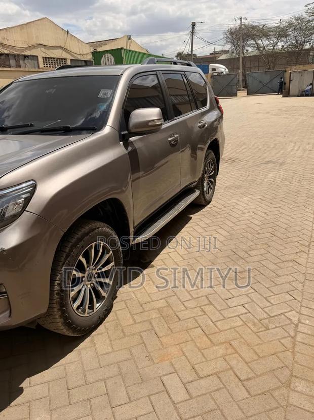 Toyota Land Cruiser Prado 2015 Gray