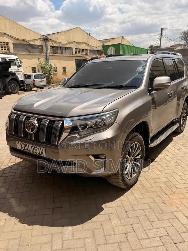 Toyota Land Cruiser Prado 2015 Gray