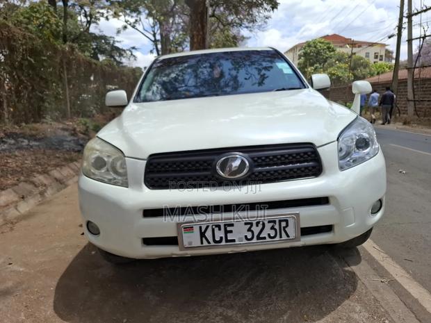 Toyota RAV4 2008 White