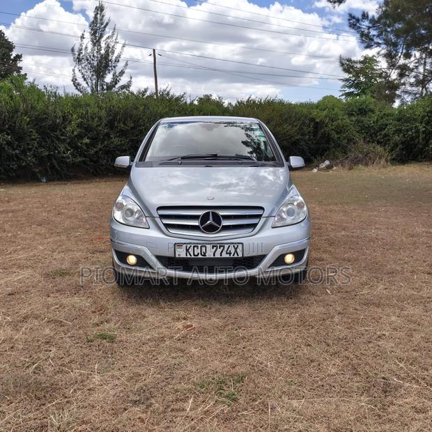 Mercedes-Benz B-Class 2012 Silver