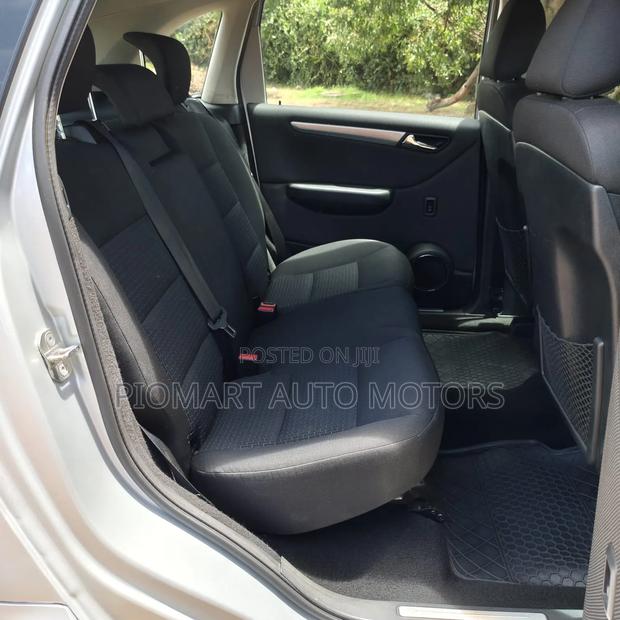 Mercedes-Benz B-Class 2012 Silver