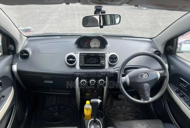 Toyota IST 2003 Silver