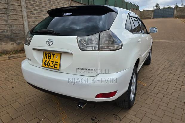 Toyota Harrier 2.4 2005 White