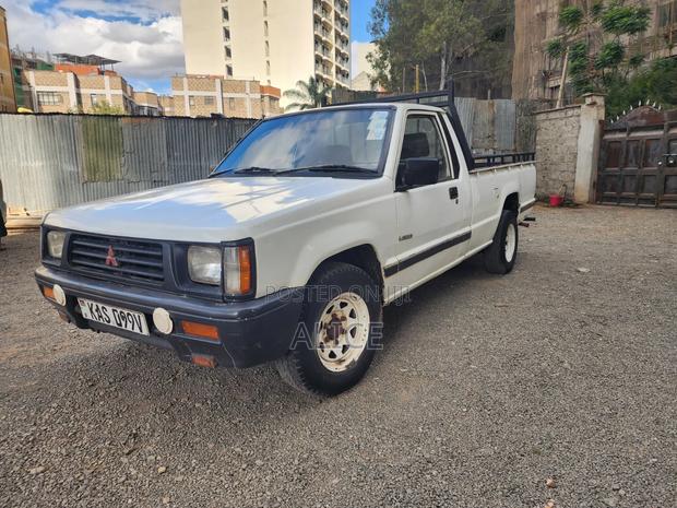Mitsubishi L200 2007 White