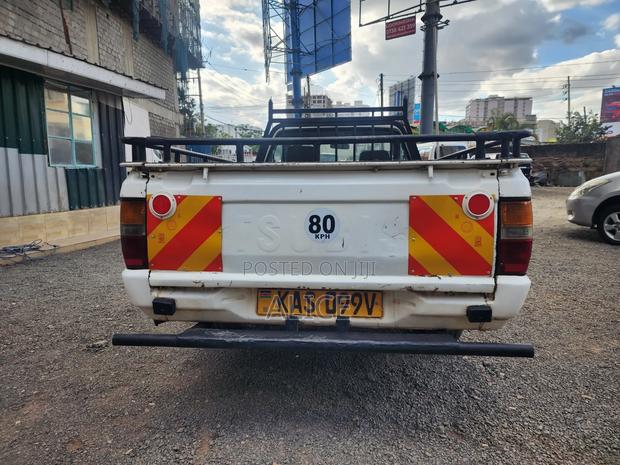 Mitsubishi L200 2007 White